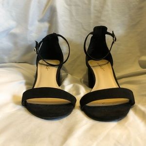 Lulu’s Black Faux Suede Block Small Heel
